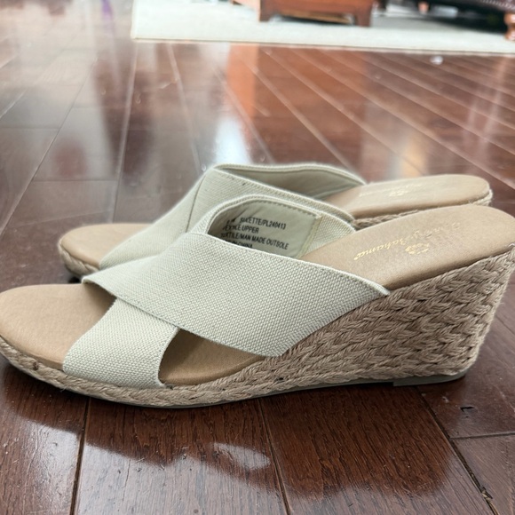 Tommy Bahama Cream Crisscross Espadrille Wedge Slides - Picture 5 of 7